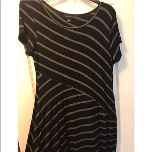 AB Studio black and gray striped dress size large